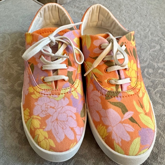 Olukai Print Sneakers - Picture 1 of 7